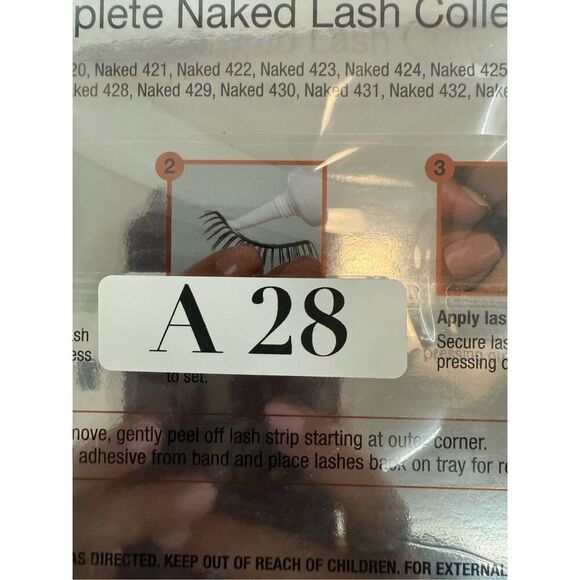 Ardell Naked Lashes - 14 pairs with Glue - Picture 4 of 4